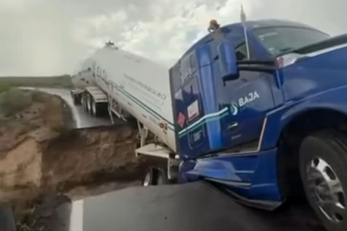 Tráiler con gas queda varado por tormenta Mario y causa daños en Mulegé