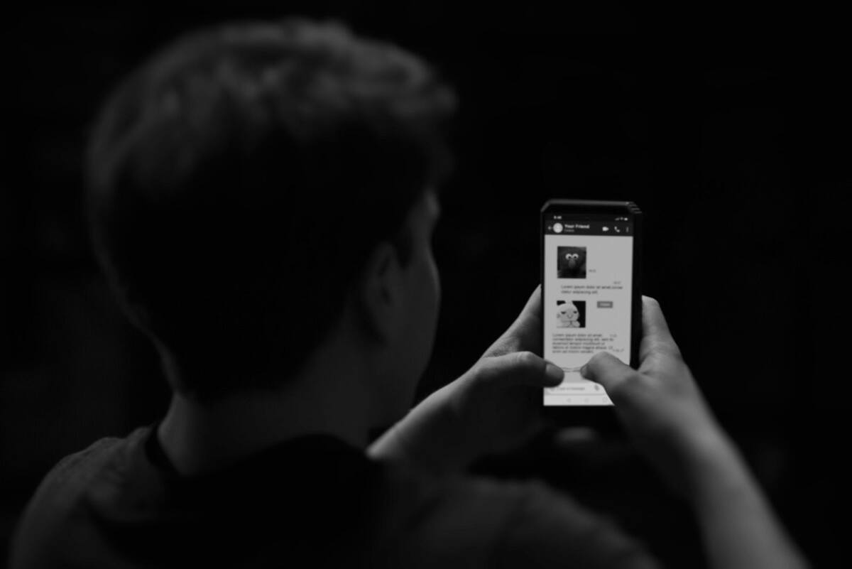 El grooming es una nueva forma de acoso y abuso sexual digital, y ocurre cuando una persona adulta se hace pasar por un menor de edad para ganarse la confianza de un infante o adolescente a fin de acceder a información personal l Foto: Cortesía