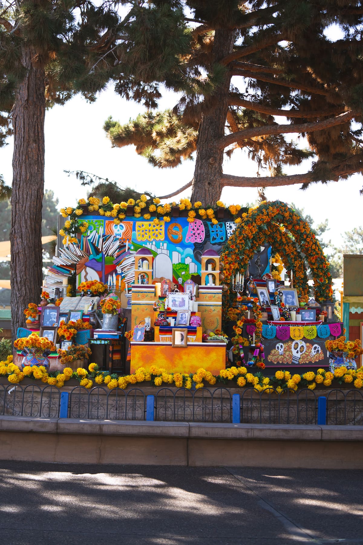 SeaWorld San Diego ofrecerá ofrendas, catrinas, danza folklórica y comida mexicana del 31 de octubre al 2 de noviembre de 2026. Foto. Cortesía