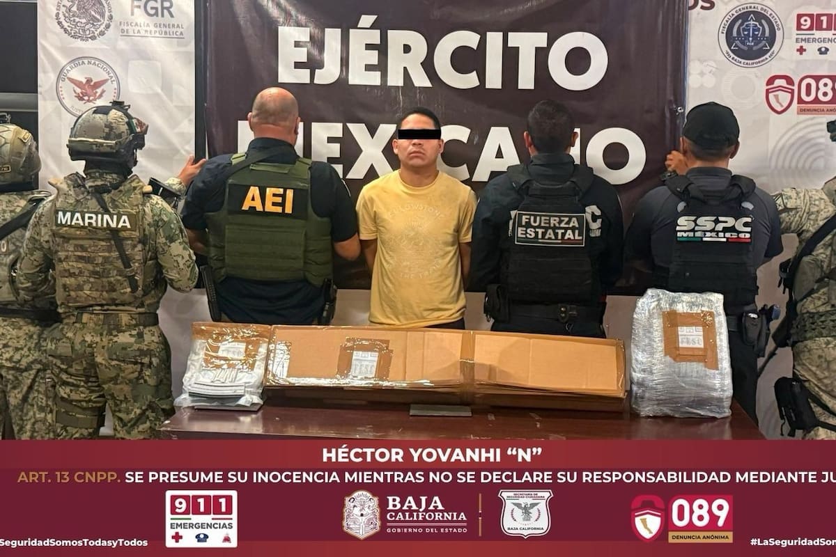 Capturan a presunto líder criminal en Tijuana; le aseguran granadas y arma larga