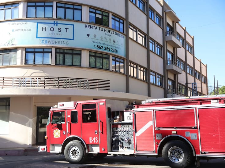 Falla eléctrica en centro de Hermosillo provoca evacuación y rescate en elevador