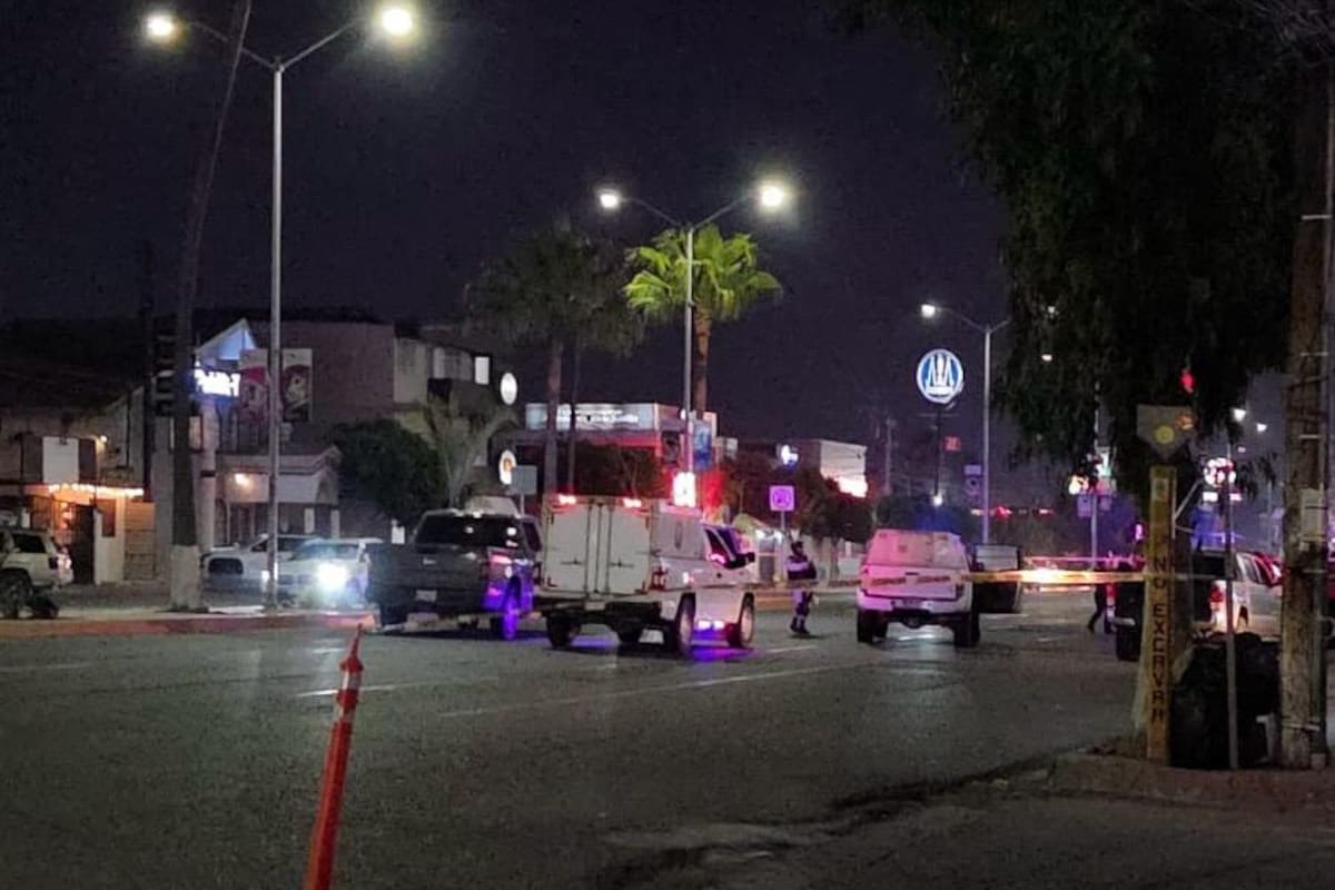 Ejecutan a conductor en plena avenida principal de Rosarito; sicario huye en motocicleta