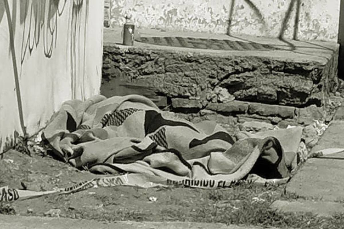 Hallan cuerpo de mujer envuelta en cobija en Iztapalapa, en CDMX