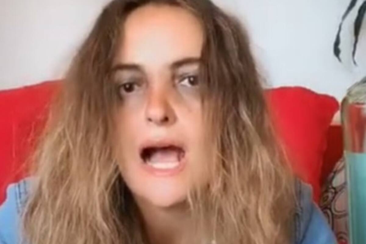 Despiden a docente por imitar a Paulina Rubio