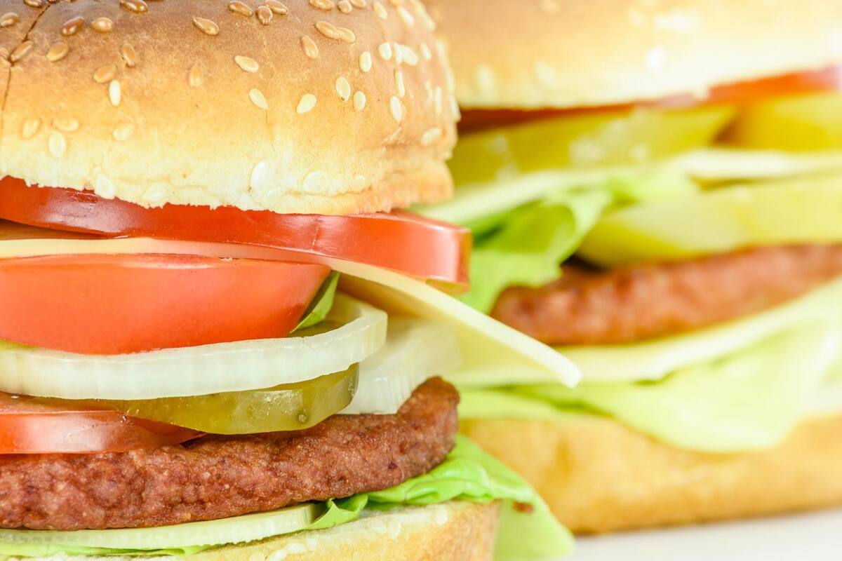 Harán hamburguesada en apoyo de María Elena, requiere cirugía por tumor