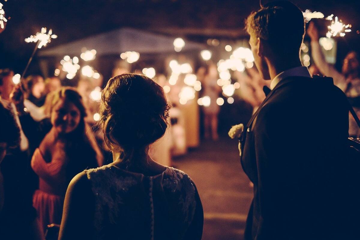 Recién casados quedan varados frente a bar donde asesinaron a Aristóteles Sandoval