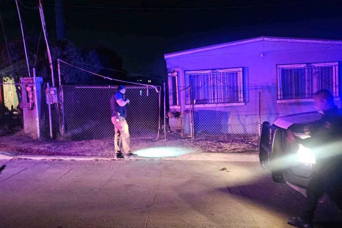 Atacan y lesionan a hombre dentro de su casa en Rosarito