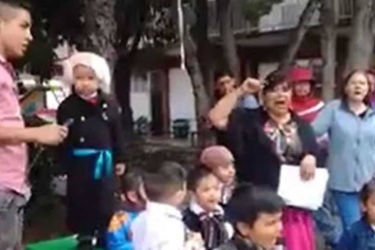 "¡Viva su jefa!": Niño vestido de Hidalgo conquista la red