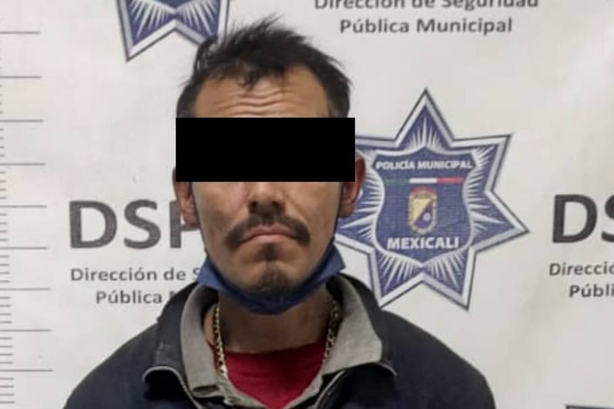 Hacía del baño en la vía pública, tenía orden de aprehensión activa