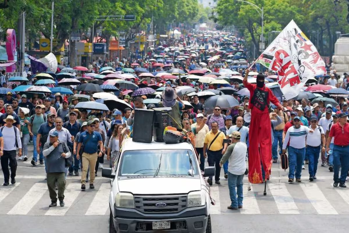 La CNTE volverá a marchar en CDMX este 10 de junio a las 16:00 horas para conmemorar el Halconazo, mientras el paro magisterial ya deja 17 mil 471 escuelas sin clases y anticipa otra tarde de cierres y presión vial en la capital