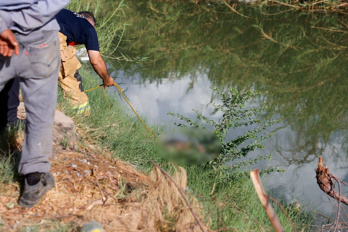 Localizan cuerpo de un hombre en el canal Tulichek; no contaba con signos de violencia