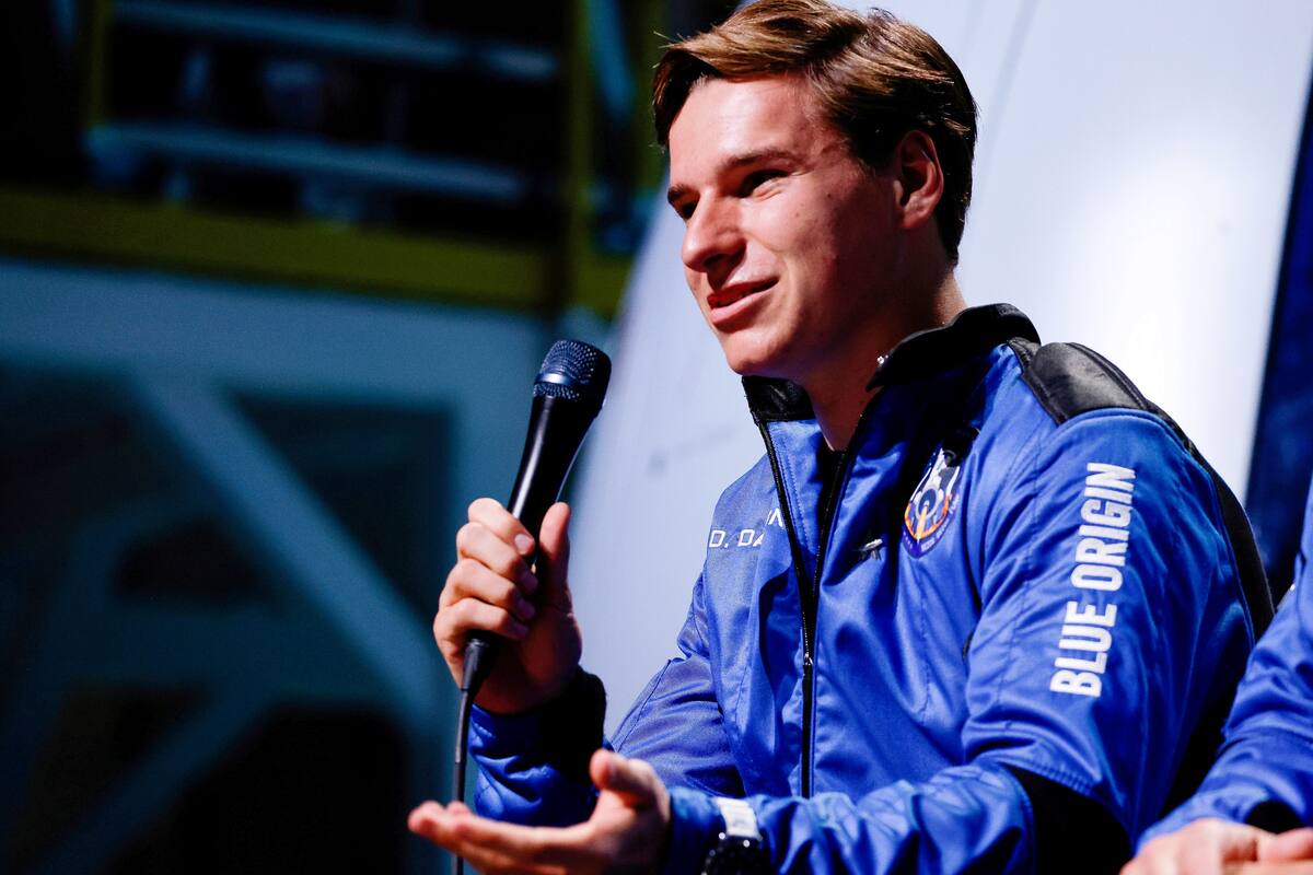 Joven holandés que viajó al espacio dijo a Jeff Bezos que nunca había hecho un pedido a Amazon