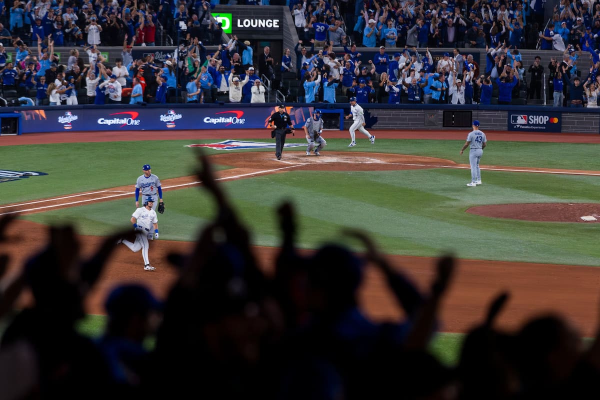 Aficionados de Blue Jays rompen récord de audiencia en Canadá durante la Serie Mundial