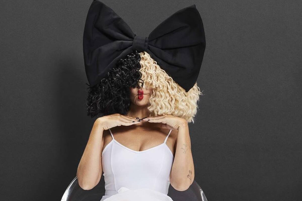 Sia explota contra Amber Heard por abusar de Johnny Depp