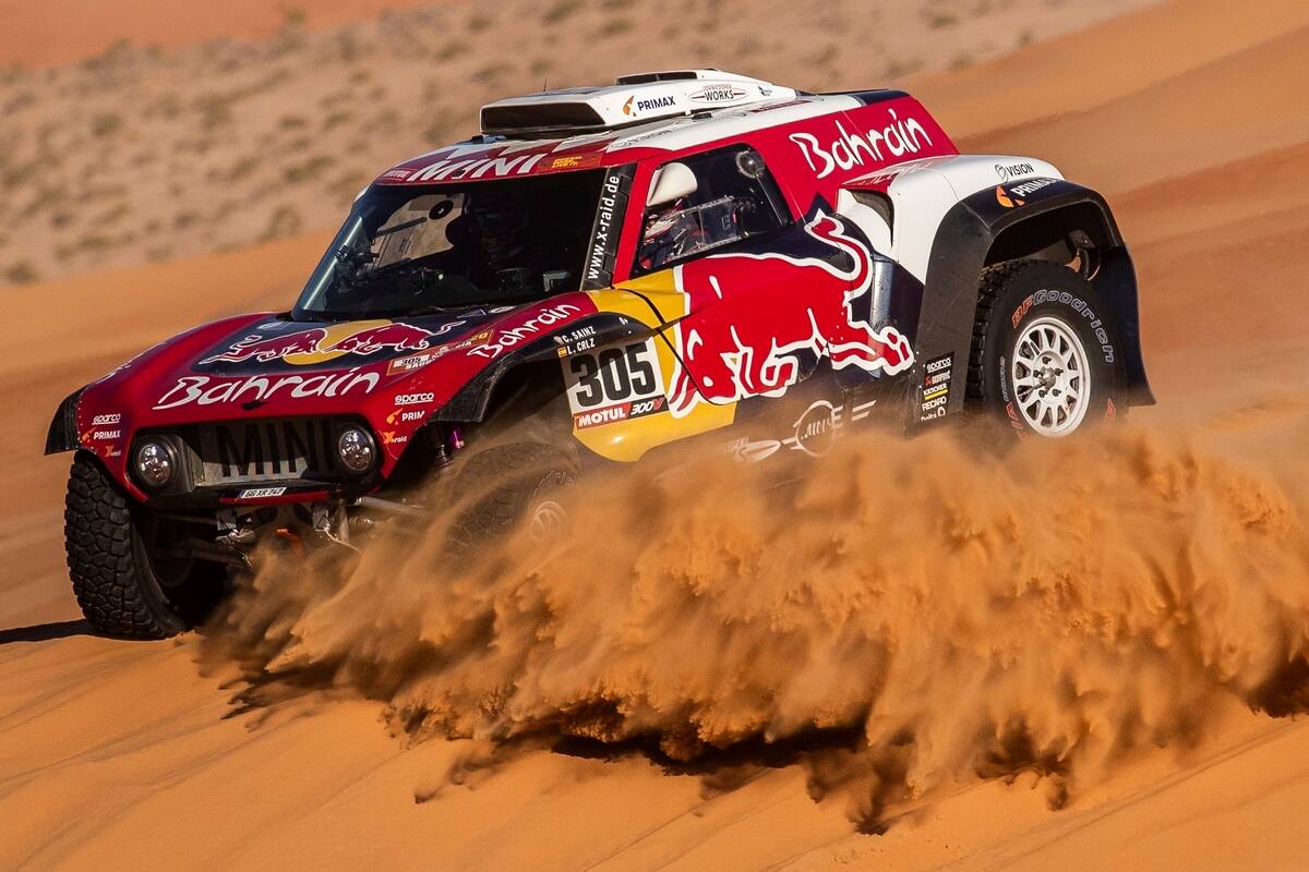 Con 57 años, Sainz se enfila a tercer título del Rally Dakar