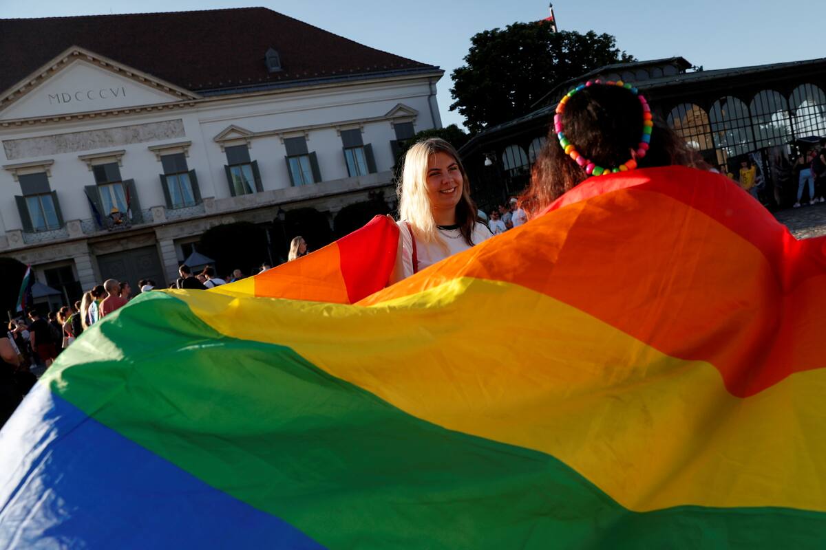 La Unión Europea busca prohibir la terapia de conversión para personas LGBTQ+ tras denuncias de prácticas aún vigentes en varios países del bloque