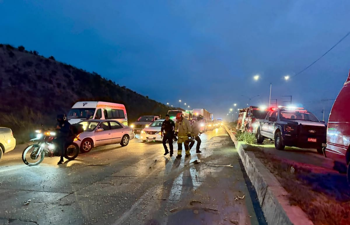 El accidente ocurrió sobre el bulevar 2000, en dirección hacia El Refugio. Foto: Border Zoom