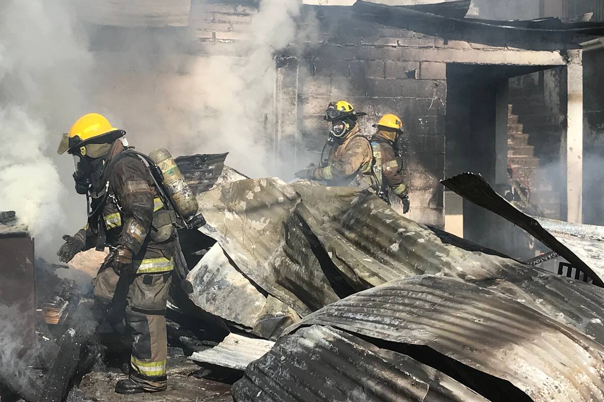 Incendio en Nogales: Queda en cenizas taller de carpintería