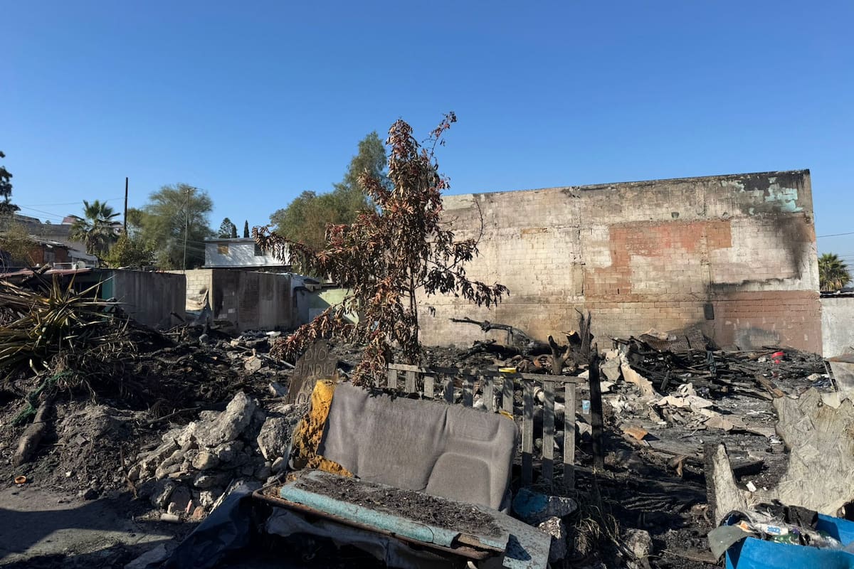 Don Javier perdió su hogar en un incendio de Camino Verde