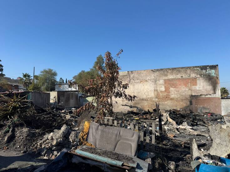 Don Javier perdió su hogar en un incendio de Camino Verde