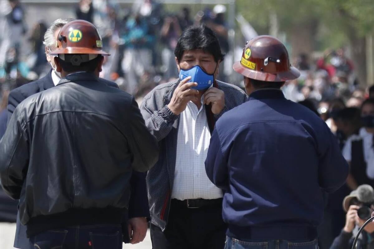 Evo Morales Cruza la frontera de Bolivia, regresa después de casi un año