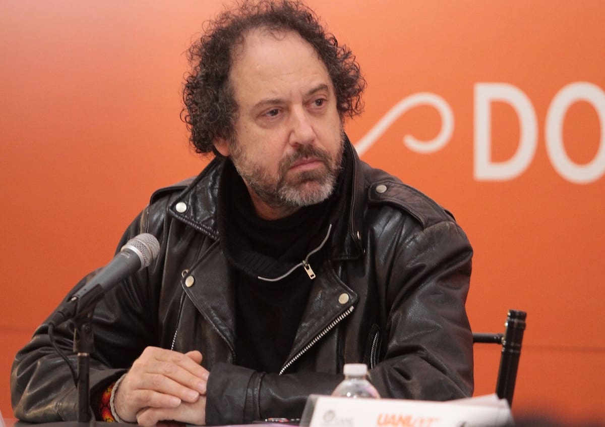 La familia de Alejandro Marcovich confirmó que el exguitarrista de Caifanes permanece en coma y con pronóstico reservado tras sufrir un derrame cerebral.