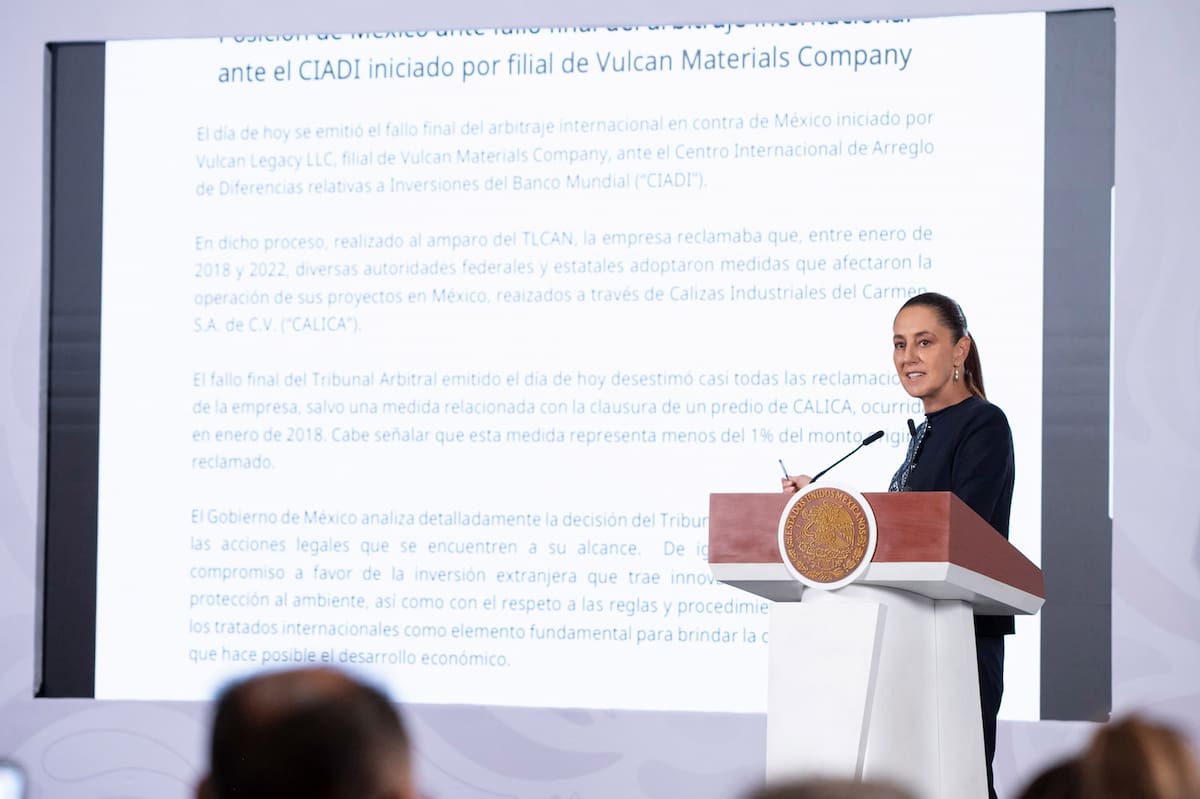 Cuauhtémoc, Ciudad de México. 28 de julio 2026. La presidenta constitucional de los Estados Unidos Mexicanos, la Doctora Claudia Sheinbaum Pardo en conferencia de prensa matutina en el salón de la Tesorería de Palacio Nacional. La acompañan: Luisa María Alcalde, consejera jurídica del Ejecutivo Federal y José Antonio Peña Merino, Director de la agencia de transformación digital. Foto: Saúl López Escorcia/Presidencia
