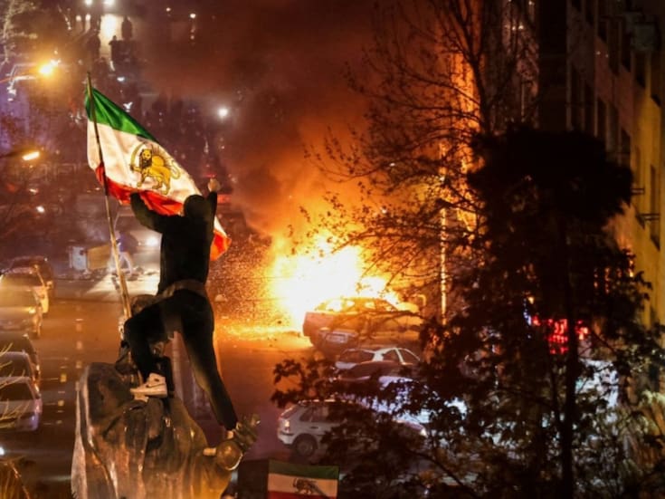 El gobierno iraní extiende su campaña de arrestos a médicos y abogados tras su papel clave durante las protestas; se reportan más de 6,300 manifestantes fallecidos y miles de heridos