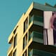 Tras pelear con su esposa, hombre agarró a su hija de 3 años como rehén y amenazó con lanzarla desde una ventana
