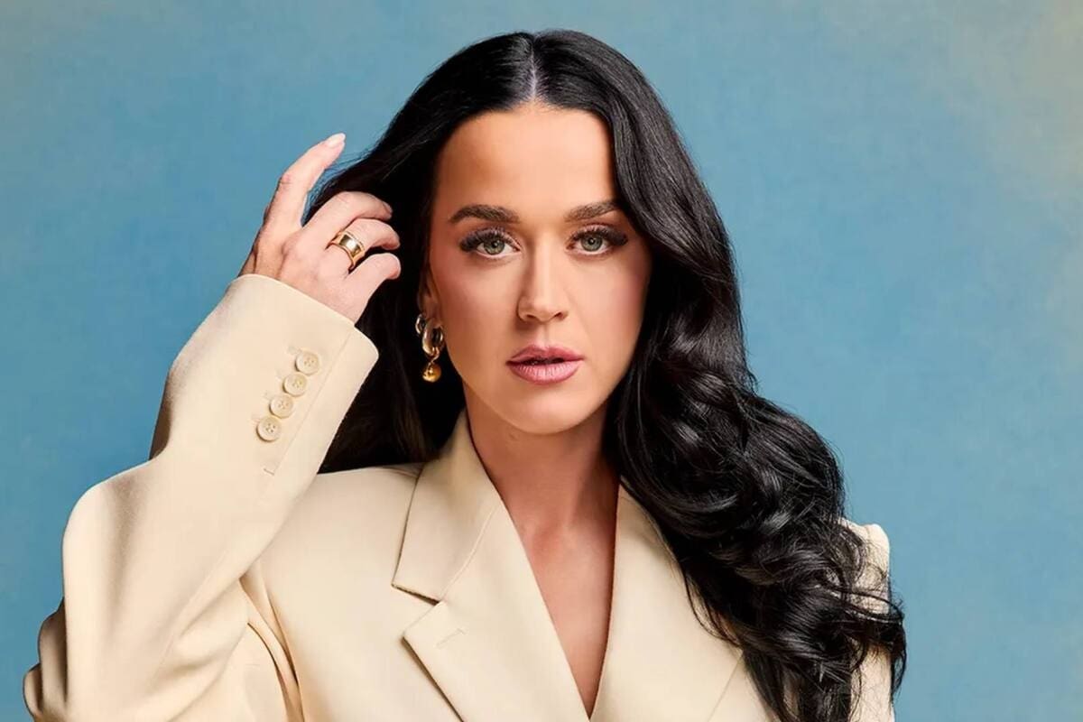 Enaltece Katy Perry a niña mexicana durante concierto en California