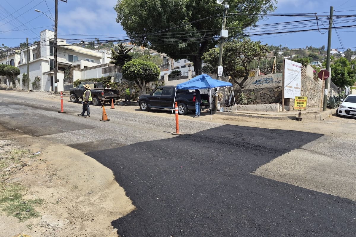Misael tiene ocho años bacheando calles en Ensenada