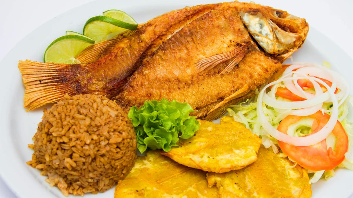 El pescado es considerado la mejor proteína para cuidar la salud del corazón gracias a su alto contenido en ácidos grasos omega-3 y vitamina D/Foto: Canva