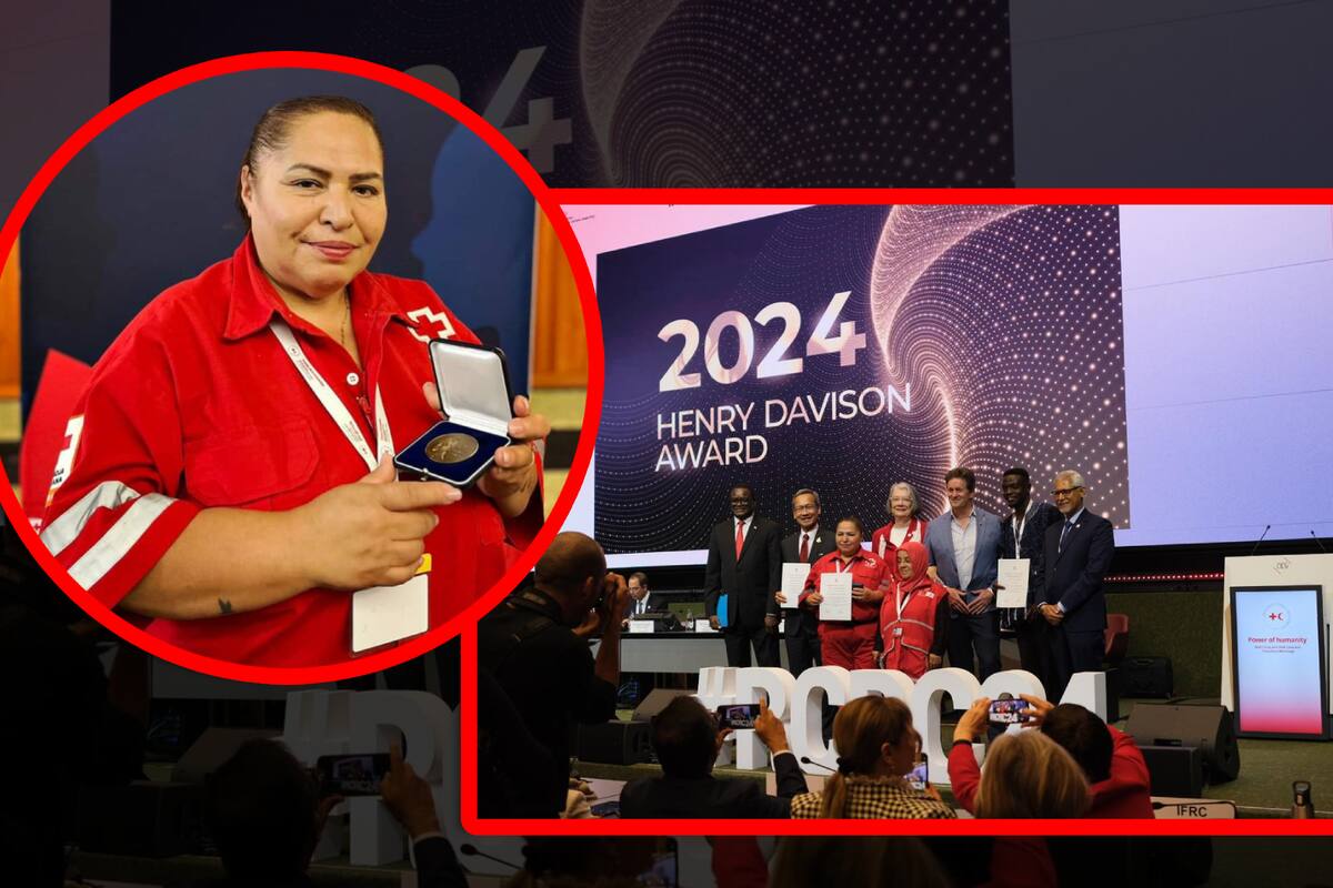 Recibe socorrista nogalense Guadalupe González premio internacional de Cruz Roja