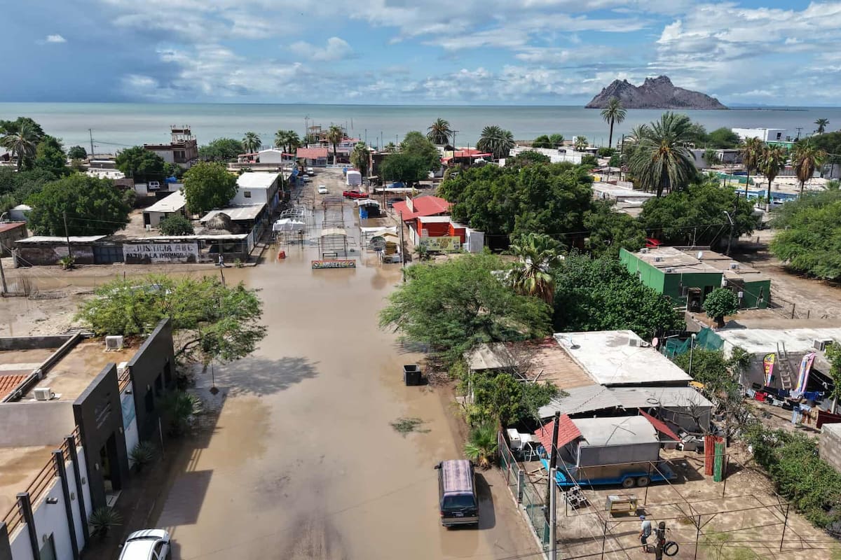 Tormenta tropical Lorena deja casas y calles inundadas en cuatro colonias de Bahía de Kino; autoridades realizan recorridos de apoyo