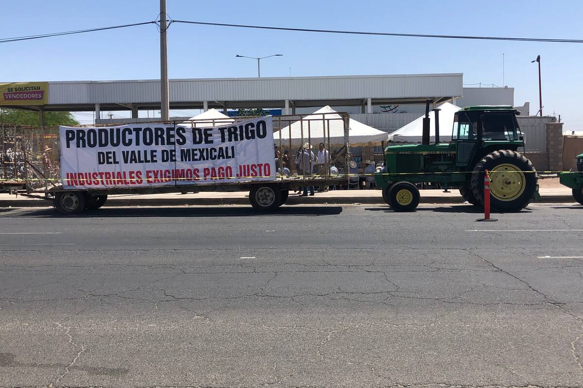 Se reúnen agricultores con autoridades gubernamentales