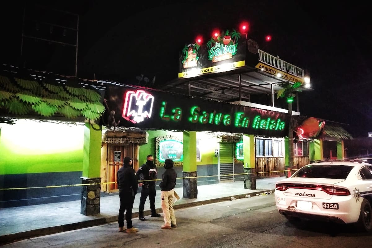 Cierra bar “El Relajo”, por luto a guardia