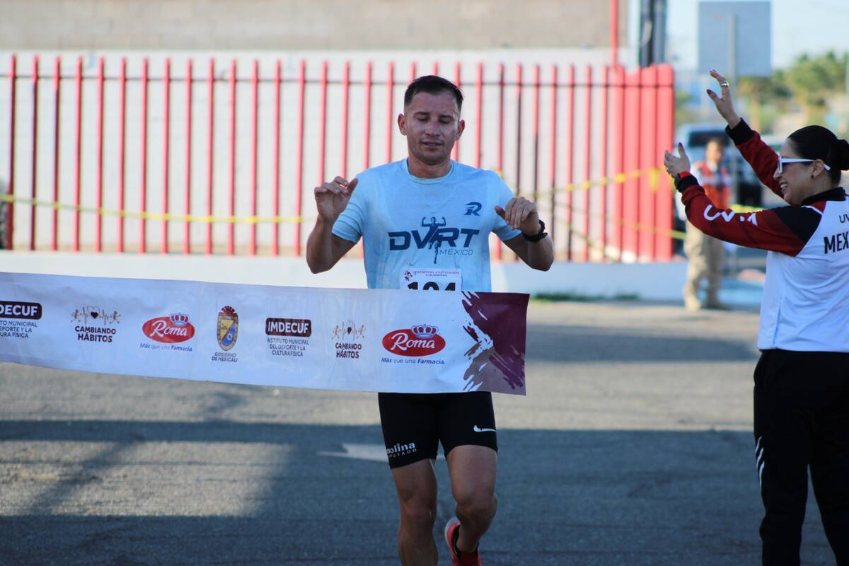 Daniel Valdez y Yeraldine Peralta se llevaron la carrera UVM