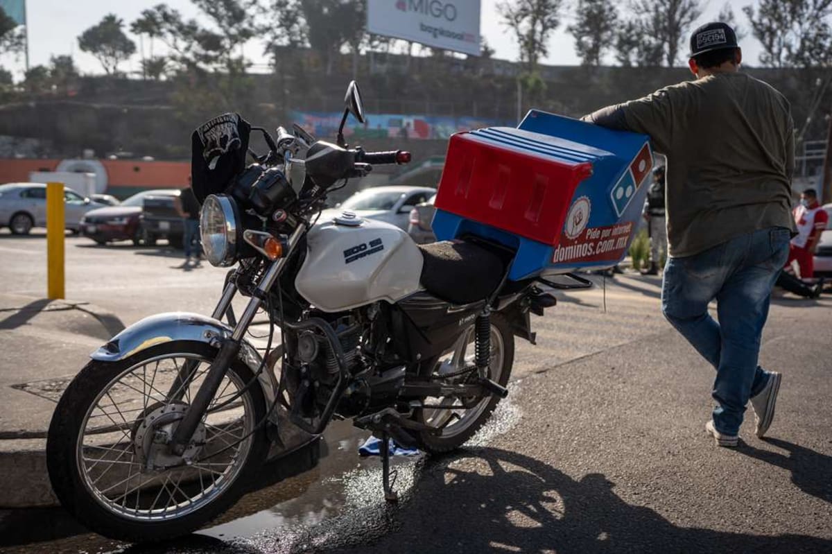 Automóvil presuntamente invadió del motociclista. Fotos: Border Zoom