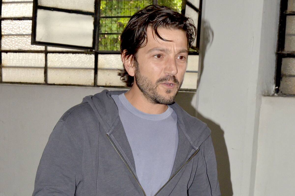 Critica Diego Luna a actores que buscan fama por redes sociales