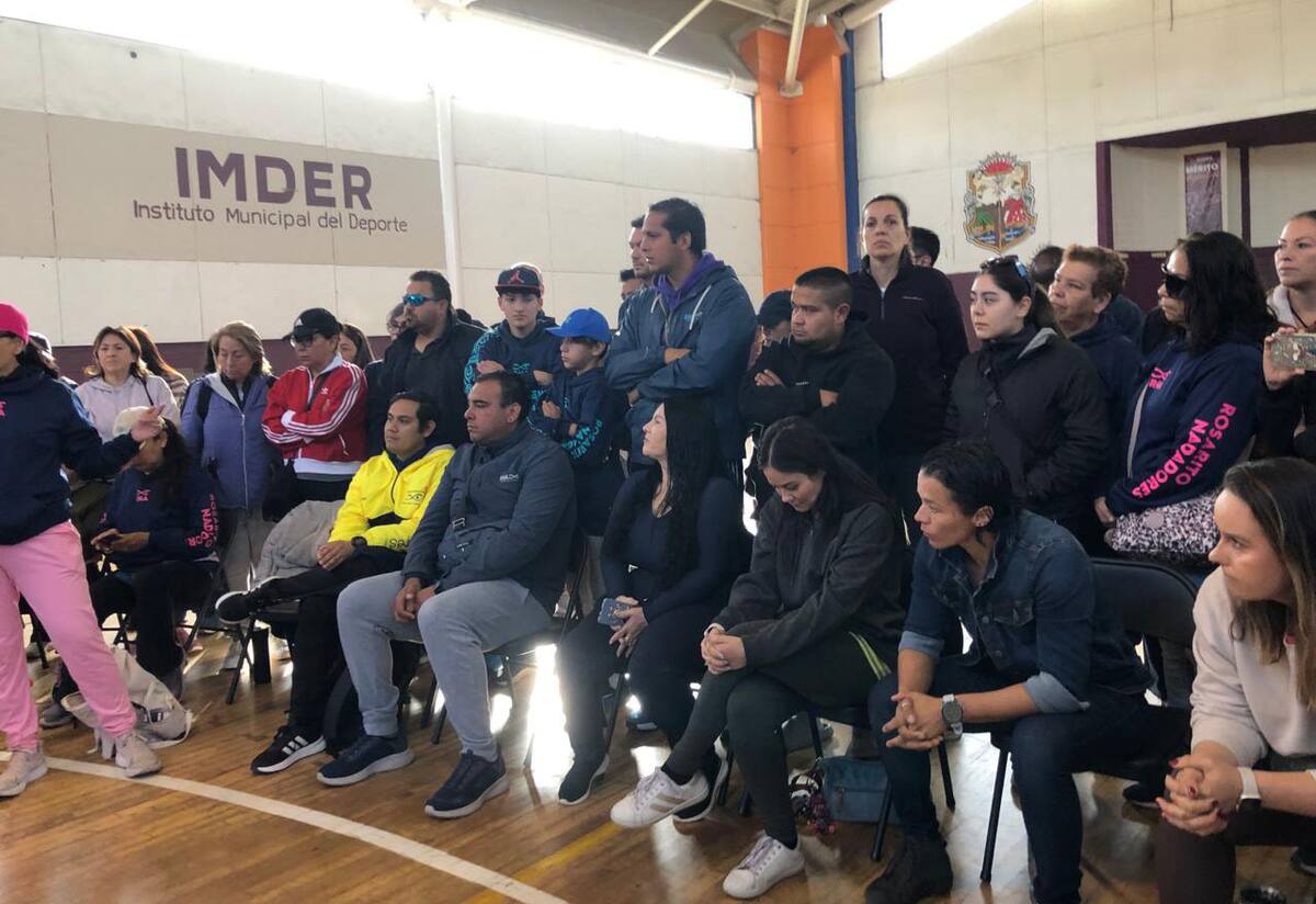 Los inconformes precisaron que además de los atletas, las albercas son utilizadas por personas de la tercera edad, niños con discapacidad y quienes se ejercitan a través de la natación, es decir que no son privadas como se ha hecho creer.