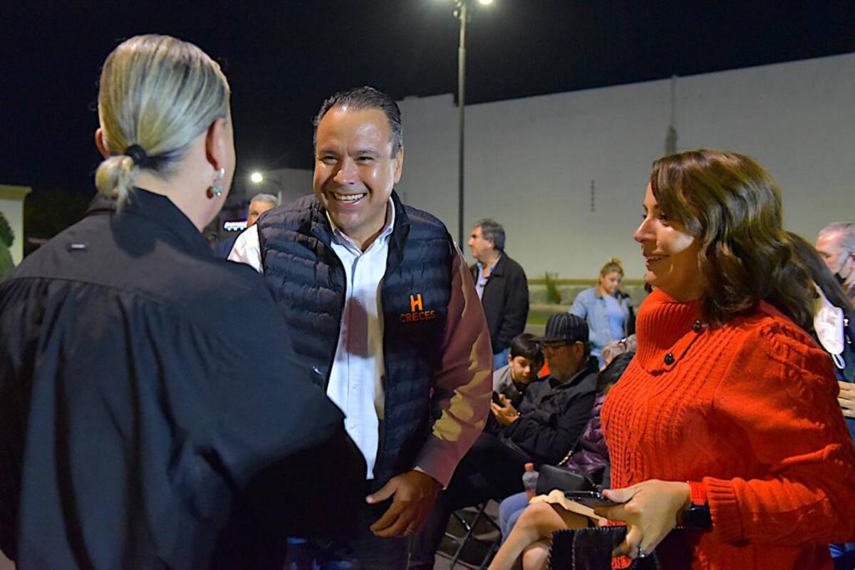 Hermosillo: Entrega Antonio Astiazarán pavimentación de calle Santa Mónica