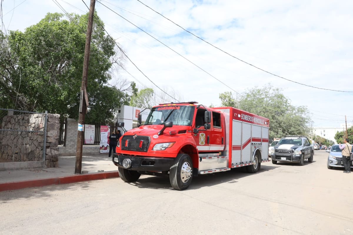 Explosión en transformador provoca suspensión de clases en primaria General Mariano Azuela de Hermosillo