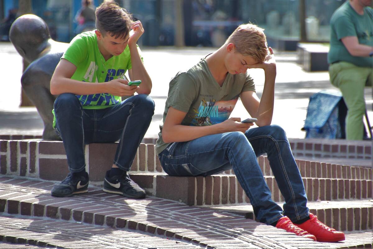 Vacunación contra Covid en el mundo: Grecia regalará Gigas de datos para el celular a todos los adolescentes que se vacunen contra Covid-19