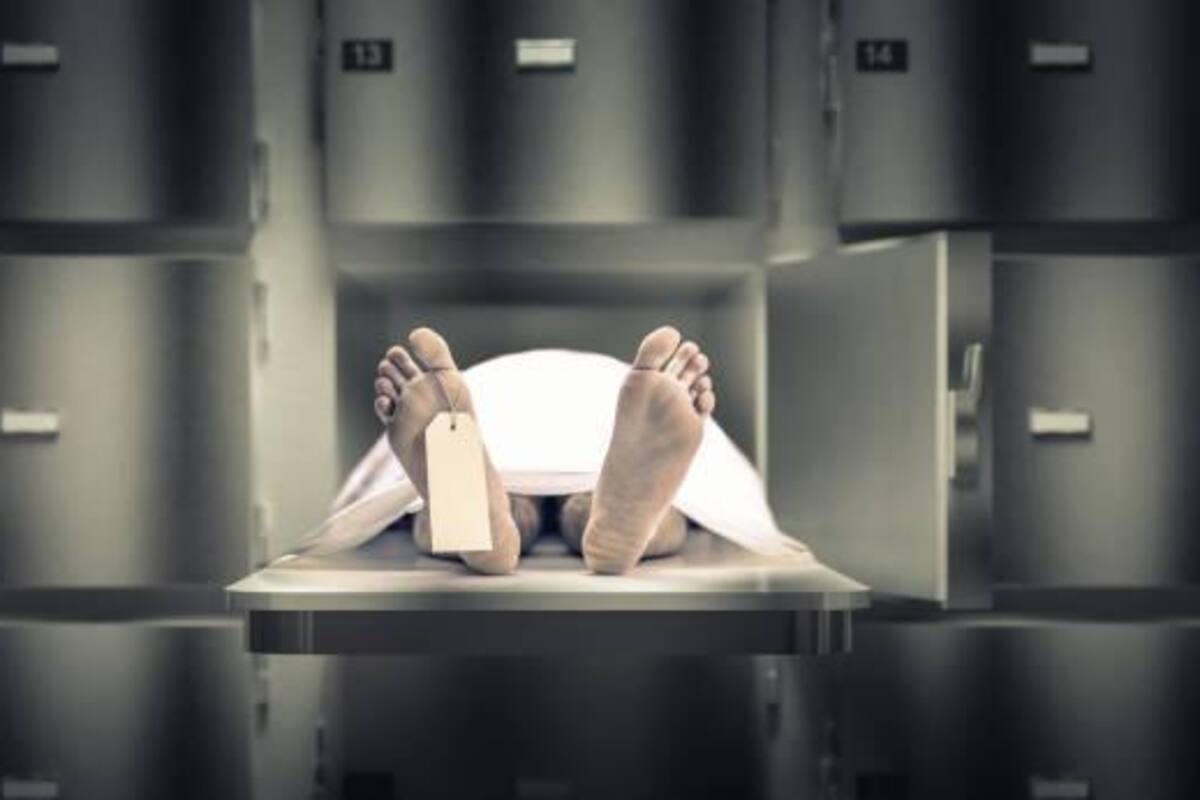Lo declaran muerto y despierta en el congelador de la morgue
