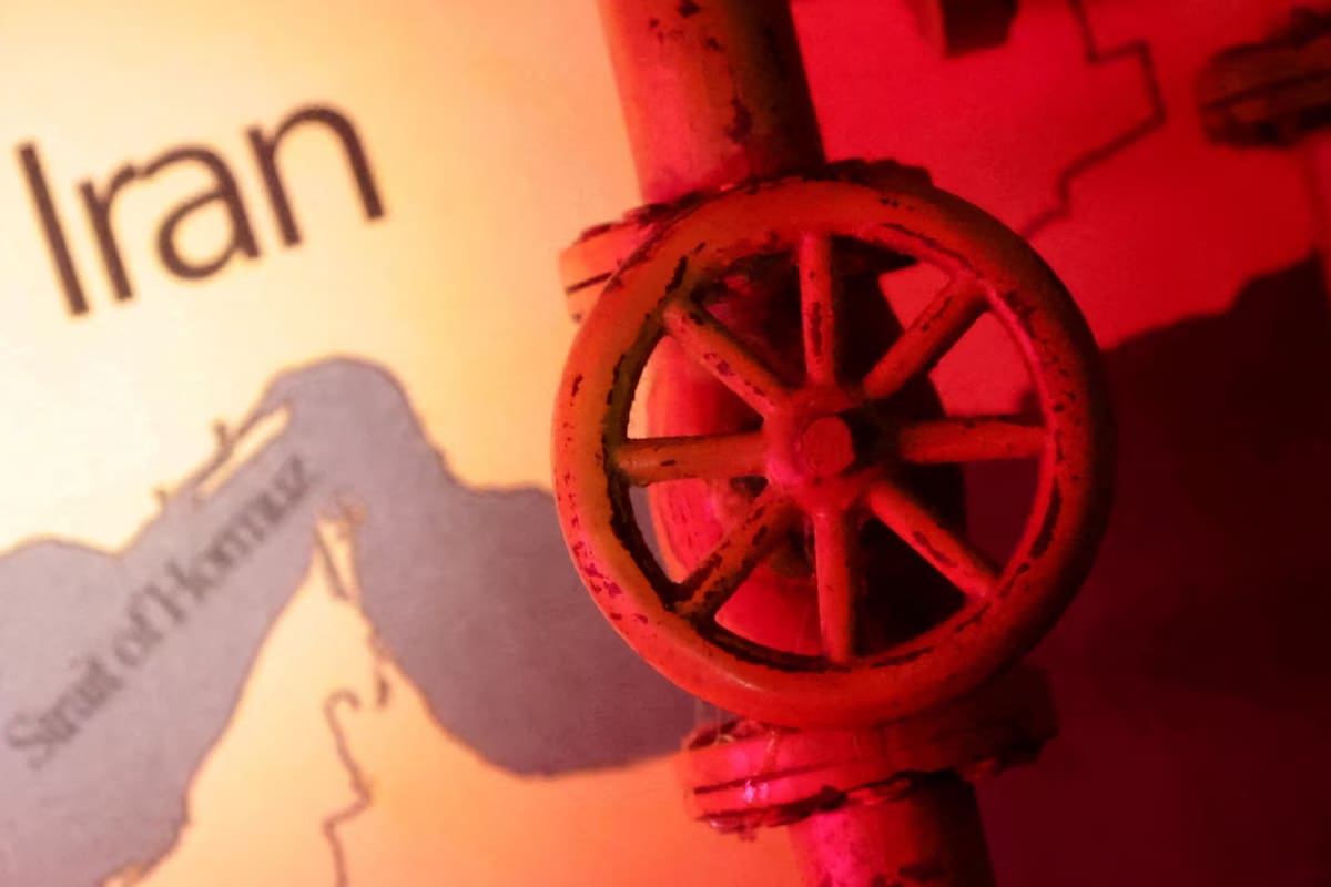 Irán afirmó que el Estrecho de Ormuz dejará de ser paso de libre navegación y anunció control militar total de la ruta, con propuesta de cobro en rial y reportes de derribo de más de 160 drones en el actual conflicto regional