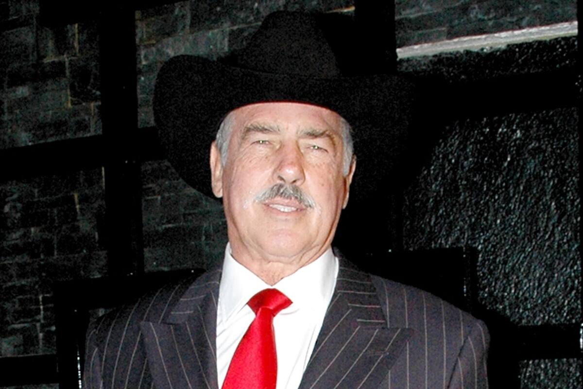 Andrés García explota por señalamientos a su esposa de interesada