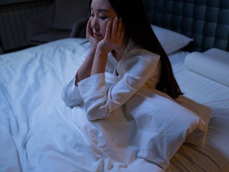¿Te pasa que no puedes dormir en un lugar nuevo? Expertos explican el detrás del “efecto primera noche”, razón por la que pasas la noche dando vueltas, despertándote a cada rato y sintiendo que no descansaste nada