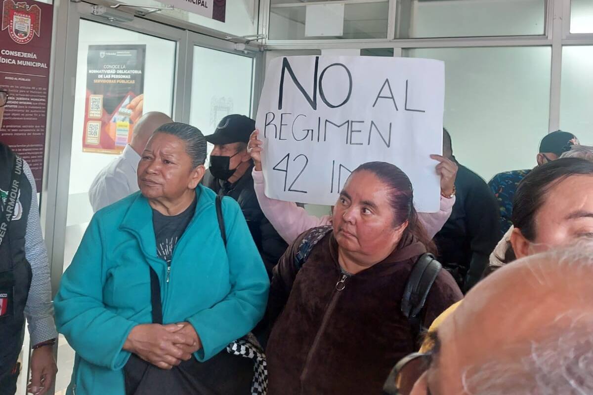 Se manifiestan Policías Comerciales por servicios médicos