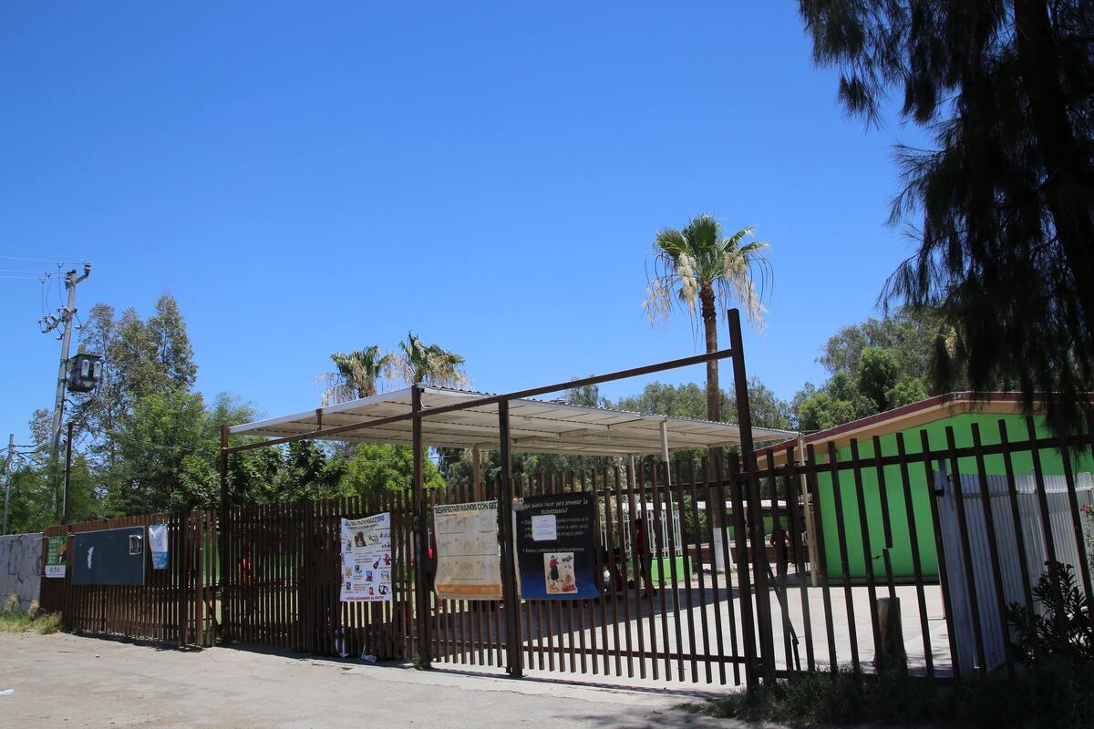 Bajo la promesa de pagar a interinos iniciarán clases este lunes en BC