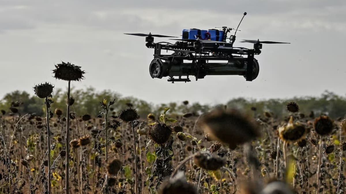 La fabricación masiva de drones de bajo costo se consolidó como estrategia clave para sostener operaciones en el conflicto. /Reuters